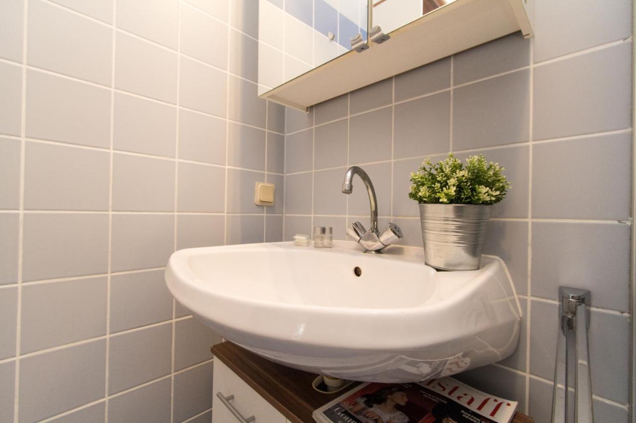 Apartmenthaus Hietzing I Contactless Check-In 비엔나 외부 사진